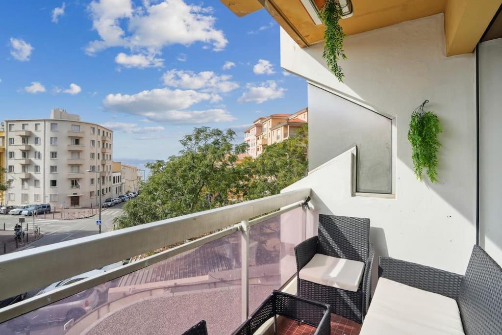 Charmant Appartement Vue Mer 7Eme - Plage 200M Marseille Exterior photo